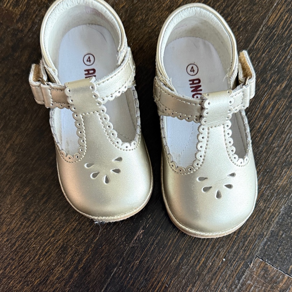 L’amour Angel baby shoes - Size 4